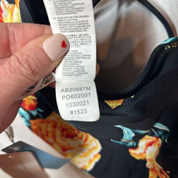 Cupshe One Piece Black Floral Swimsuit. Size L. NWT - Picture 10 of 11
